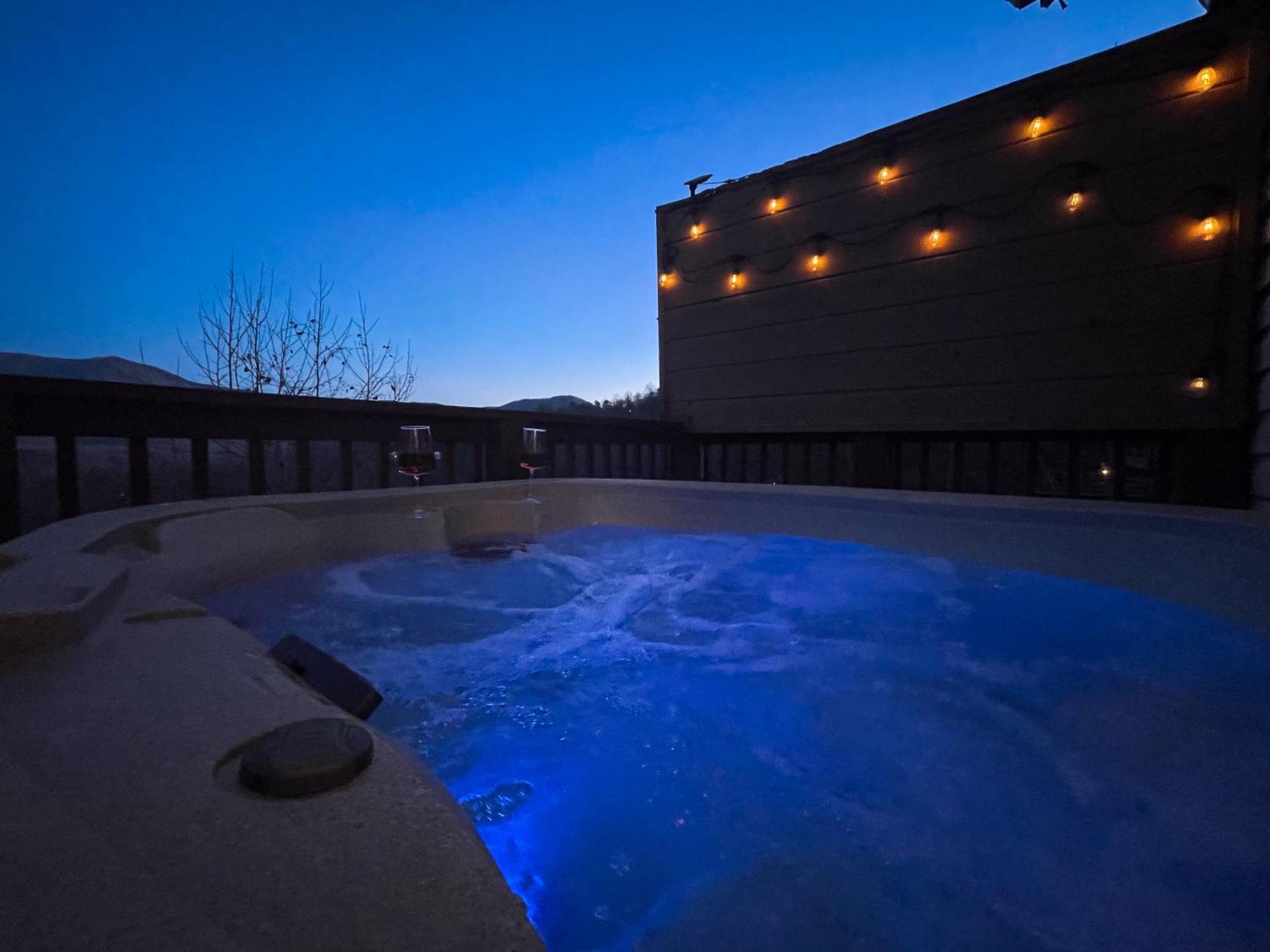 Heavenly View - Bear Themed Cabin, Hottub, Dog-Friendly, Near Gatlinburg Extérieur photo