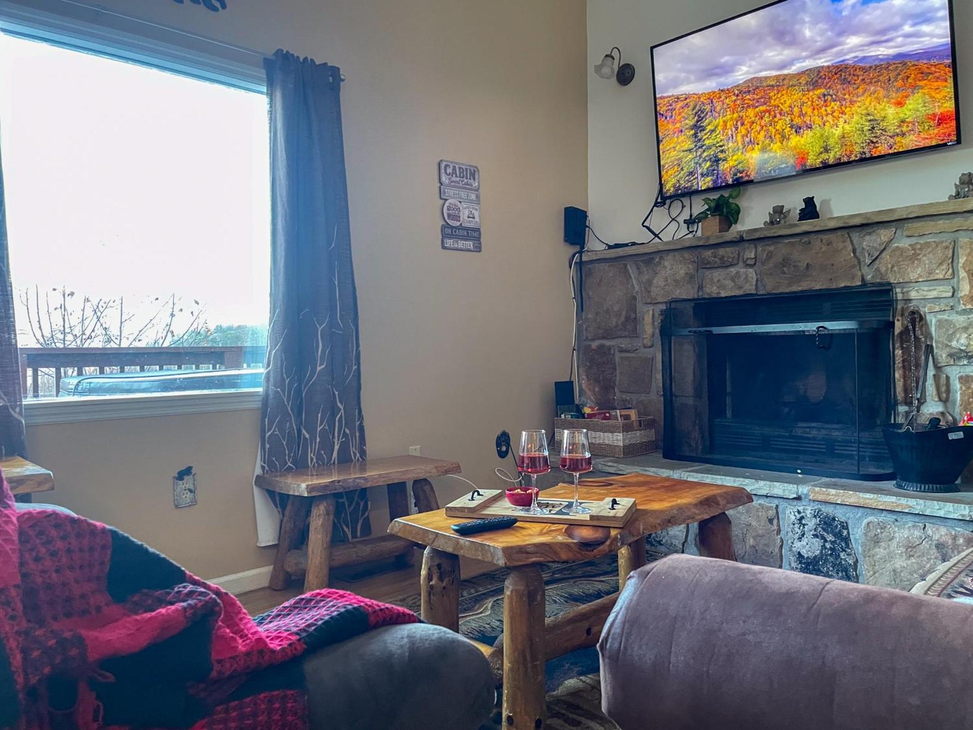 Heavenly View - Bear Themed Cabin, Hottub, Dog-Friendly, Near Gatlinburg Extérieur photo